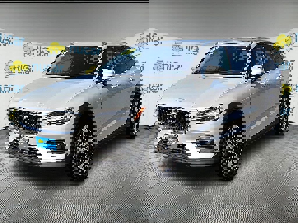 Used 2020 Volvo V60 T5 Cross Country w/ Protection Package image 3