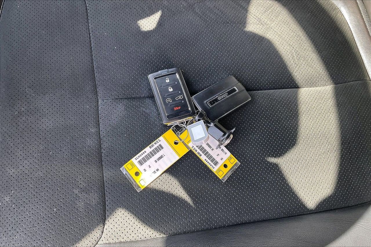 Certified 2023 Jeep Grand Cherokee L Laredo image 34