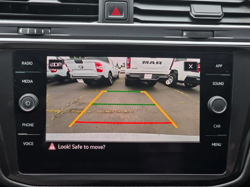 Used 2024 Volkswagen Tiguan SE R-Line FWD image 15