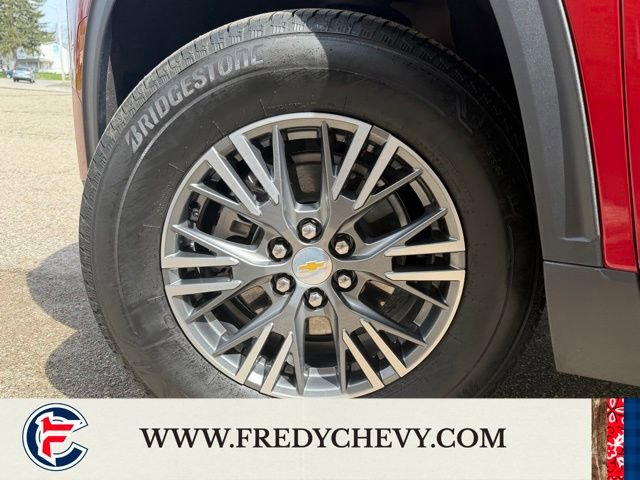 Used 2025 Chevrolet Traverse LT w/ Driver Confidence Package image 9