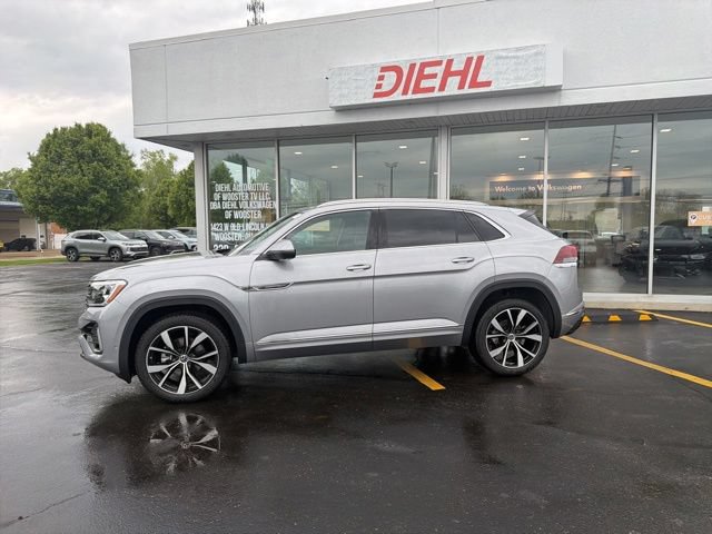New 2026 Volkswagen Atlas Cross Sport SEL Premium R-Line AWD/4WD image 2