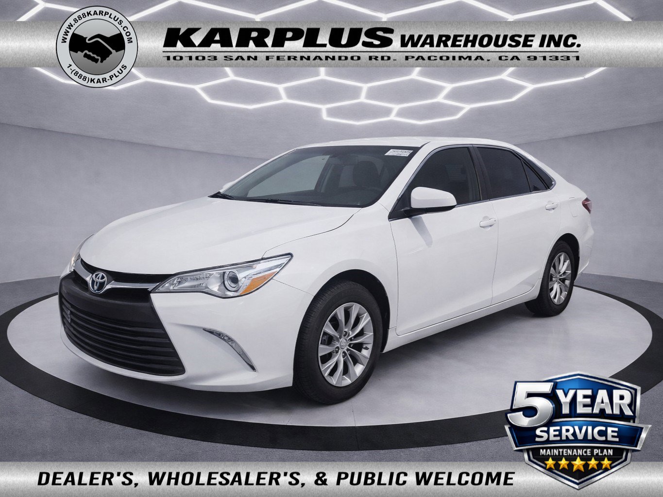 Used 2017 Toyota Camry LE FWD image 1