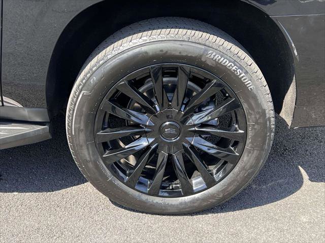 Used 2024 Cadillac Escalade ESV Premium Luxury image 10