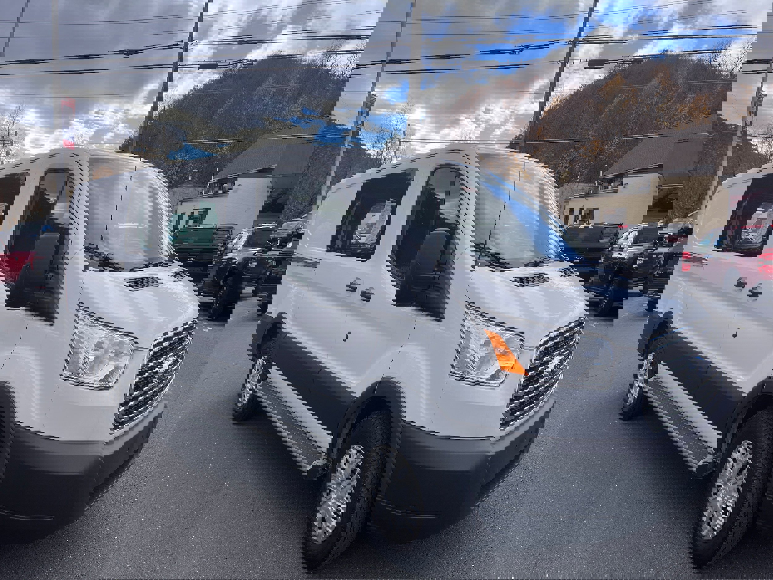 Used 2018 Ford Transit 250 130 Low Roof w/ Exterior Upgrade Package image 3