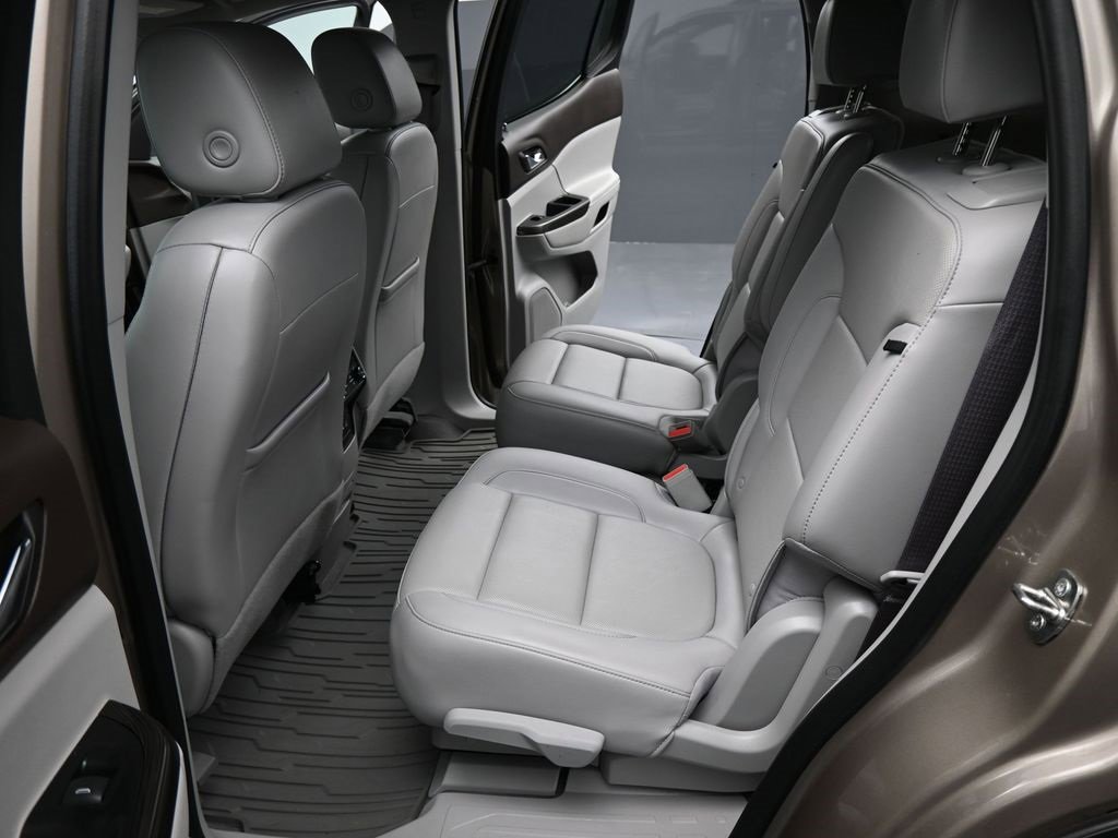 Used 2022 GMC Acadia SLT w/ Technology Package image 5