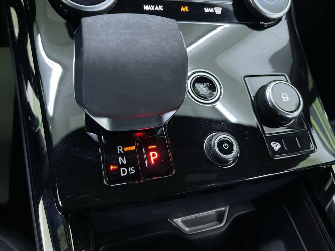 Used 2023 Land Rover Range Rover Sport SE Dynamic image 26