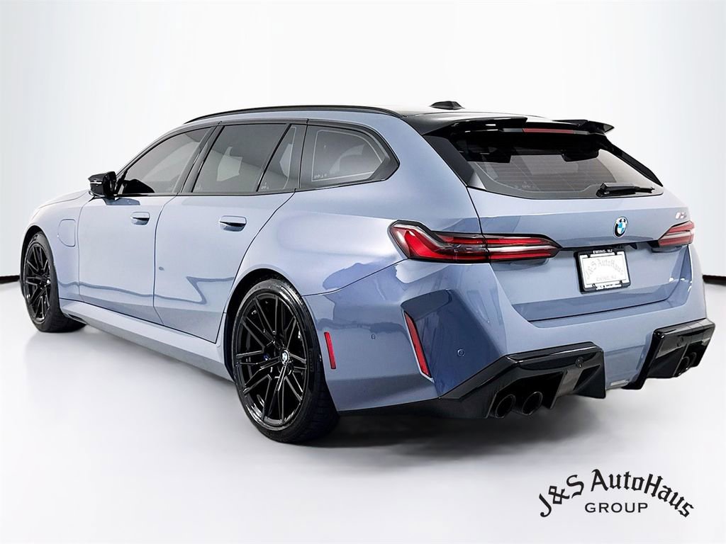 Used 2025 BMW M5 Touring w/ Executive Package image 5