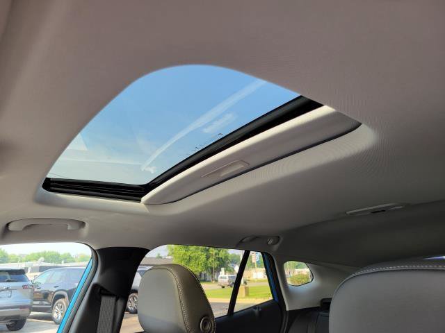 New 2026 Chevrolet Trax LT w/ Sunroof Package FWD image 11