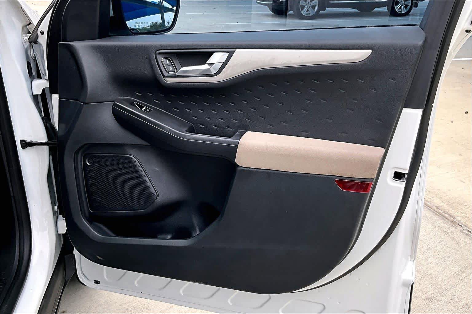 Used 2020 Ford Escape SE FWD image 23