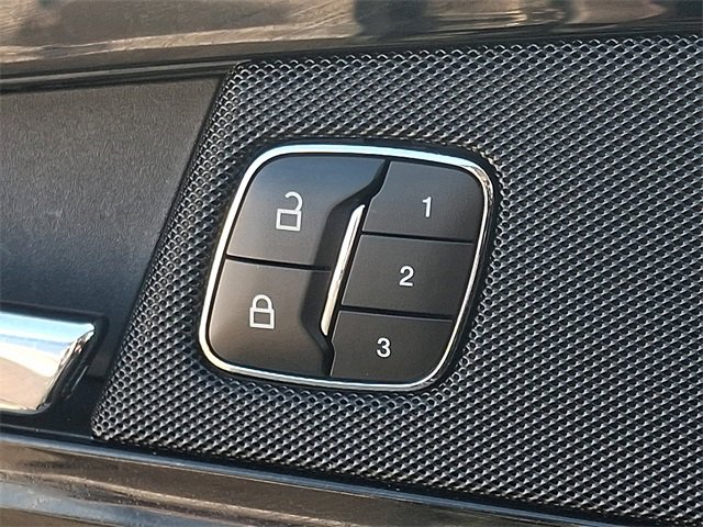 Used 2023 Lincoln Nautilus Reserve image 24