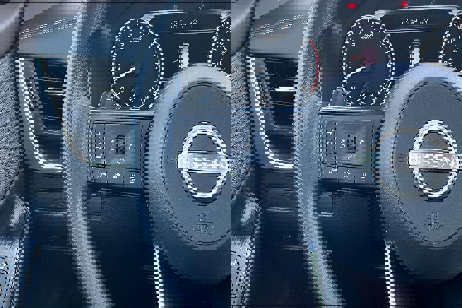 Used 2023 Nissan Rogue S image 25