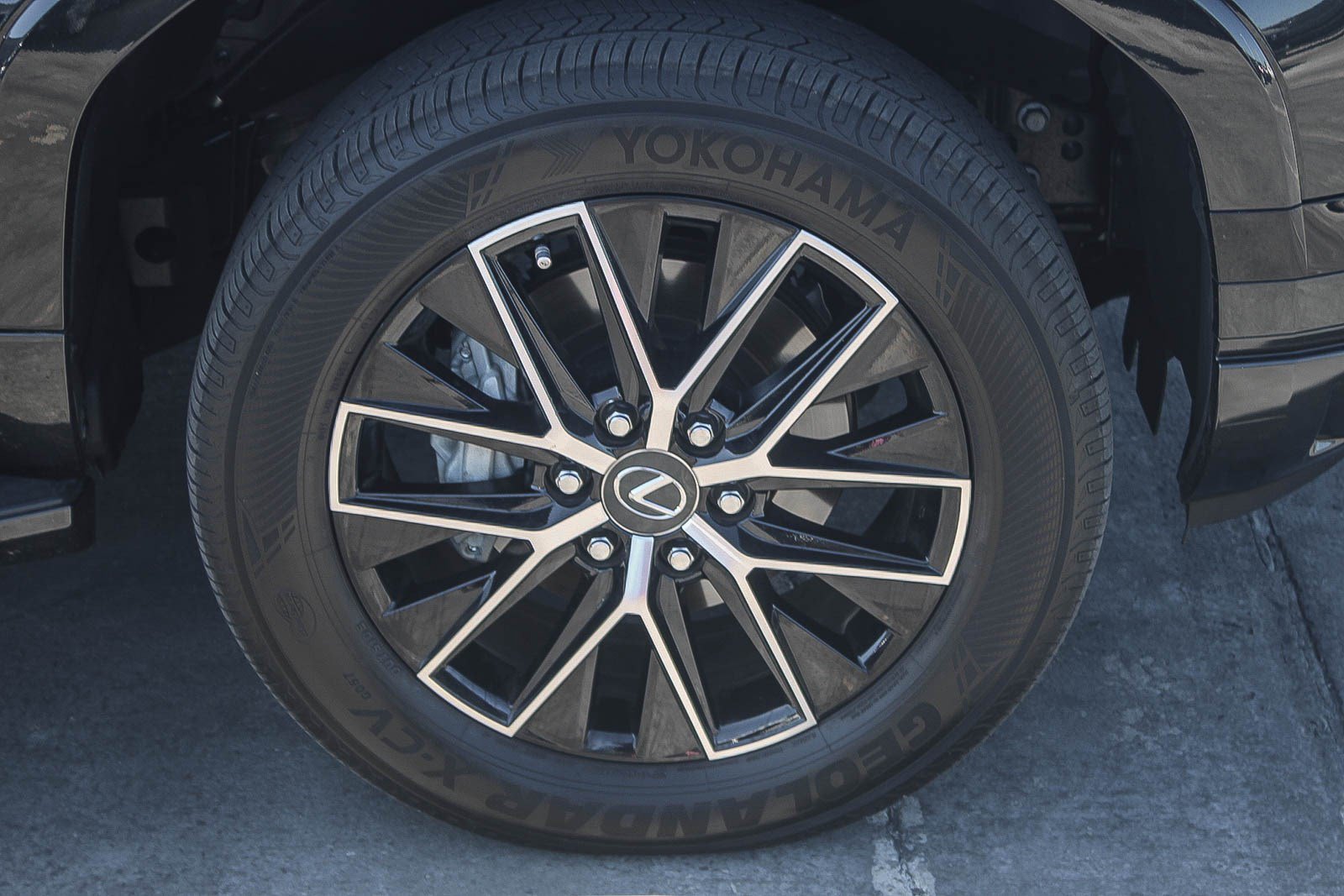 Used 2025 Lexus GX 550 w/ Cold Area Package AWD/4WD image 12