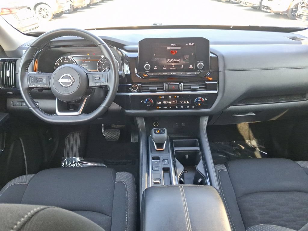 Used 2024 Nissan Pathfinder SV FWD image 12