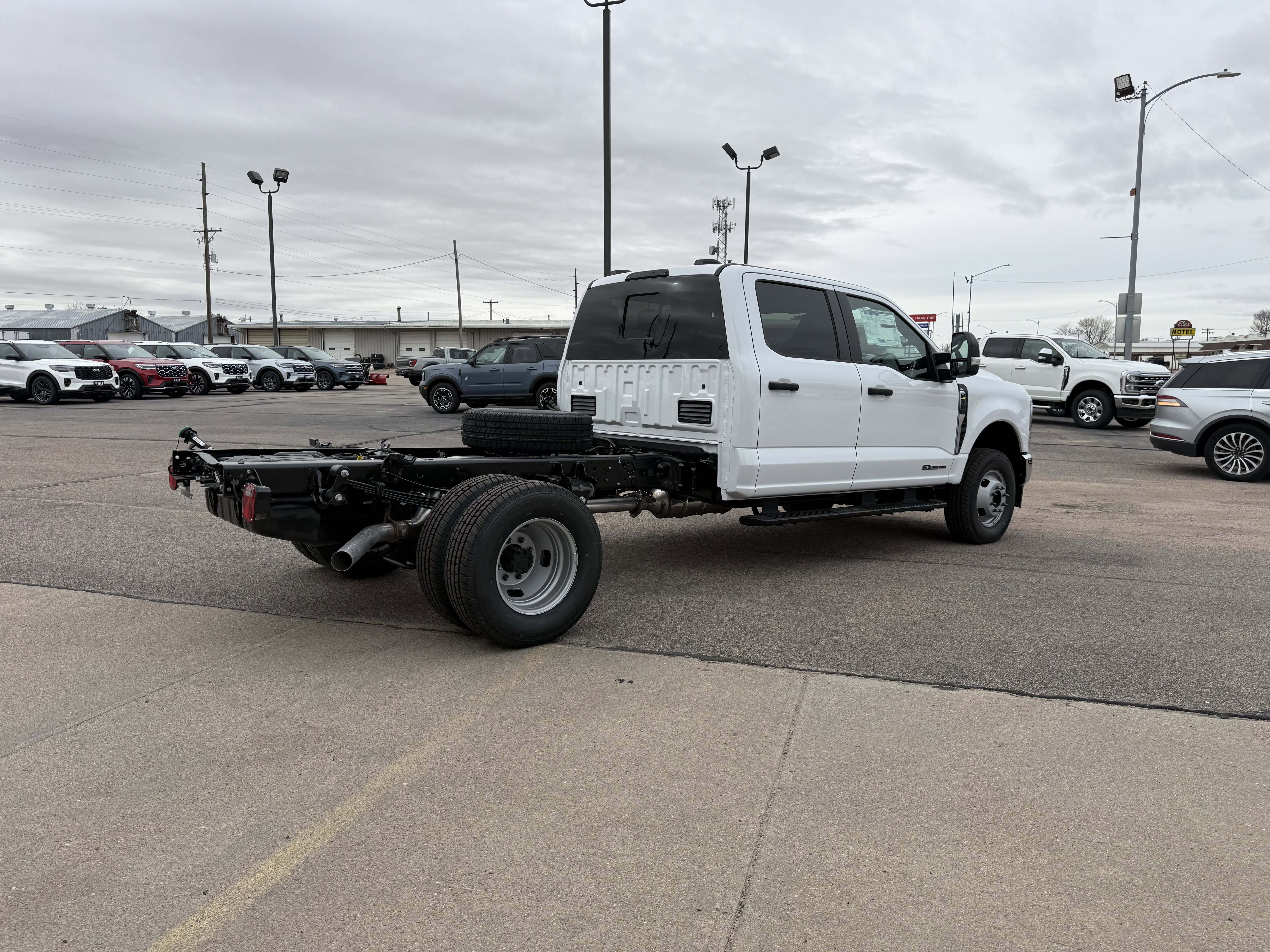 New 2026 Ford F350 XL w/ XL Chrome Package image 7