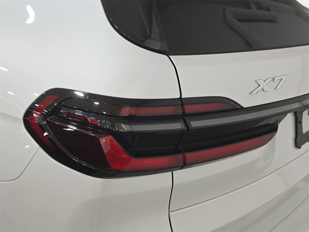 Used 2024 BMW X7 xDrive40i w/ M Sport Package image 29