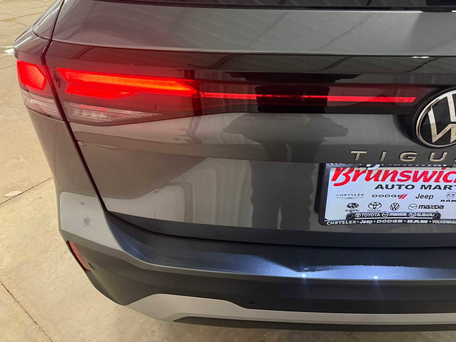 Certified 2025 Volkswagen Tiguan S image 17