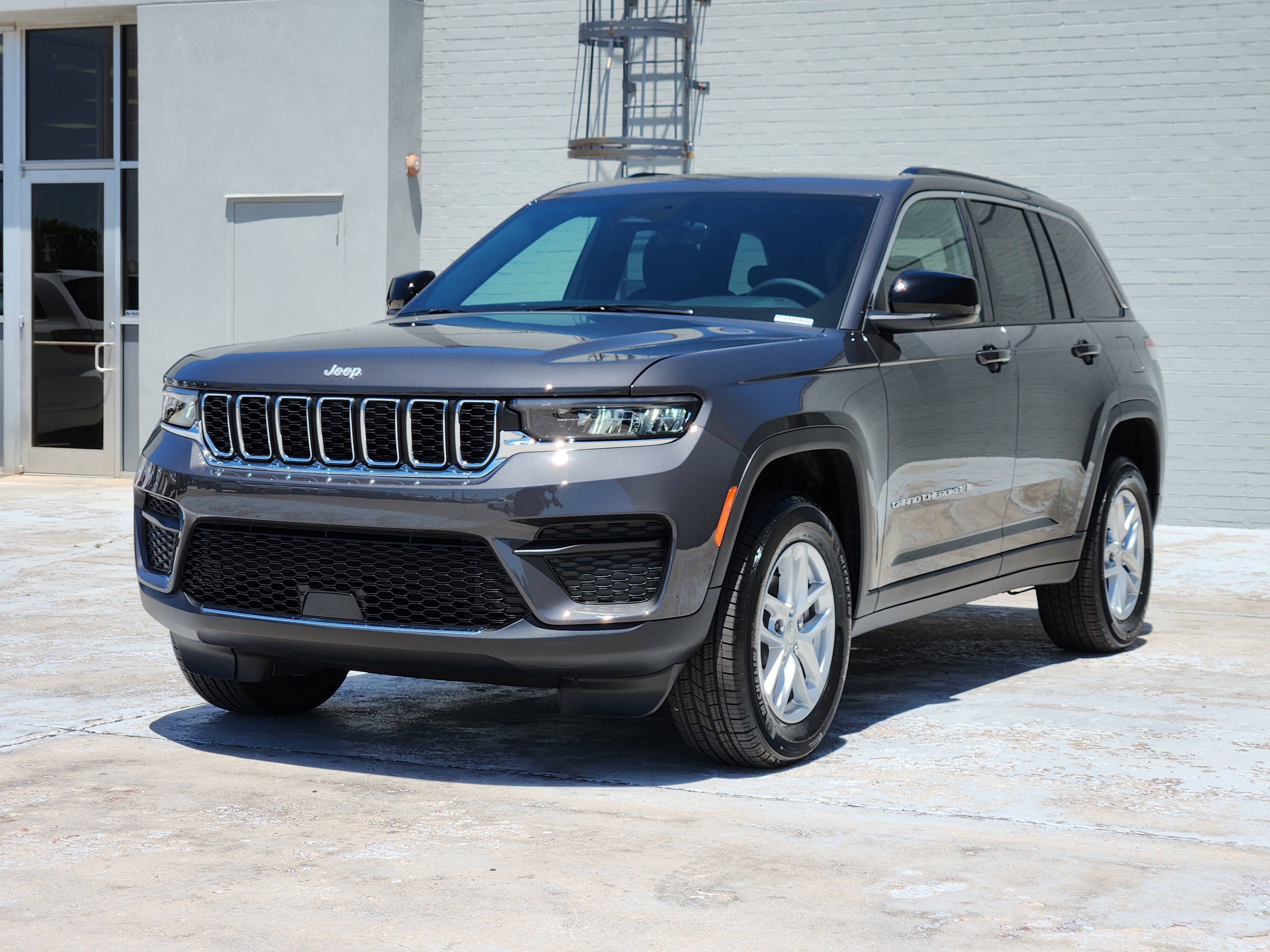 New 2026 Jeep Grand Cherokee Laredo X AWD/4WD video 2