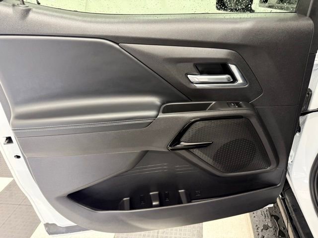 Used 2025 Chevrolet Silverado EV LT image 19