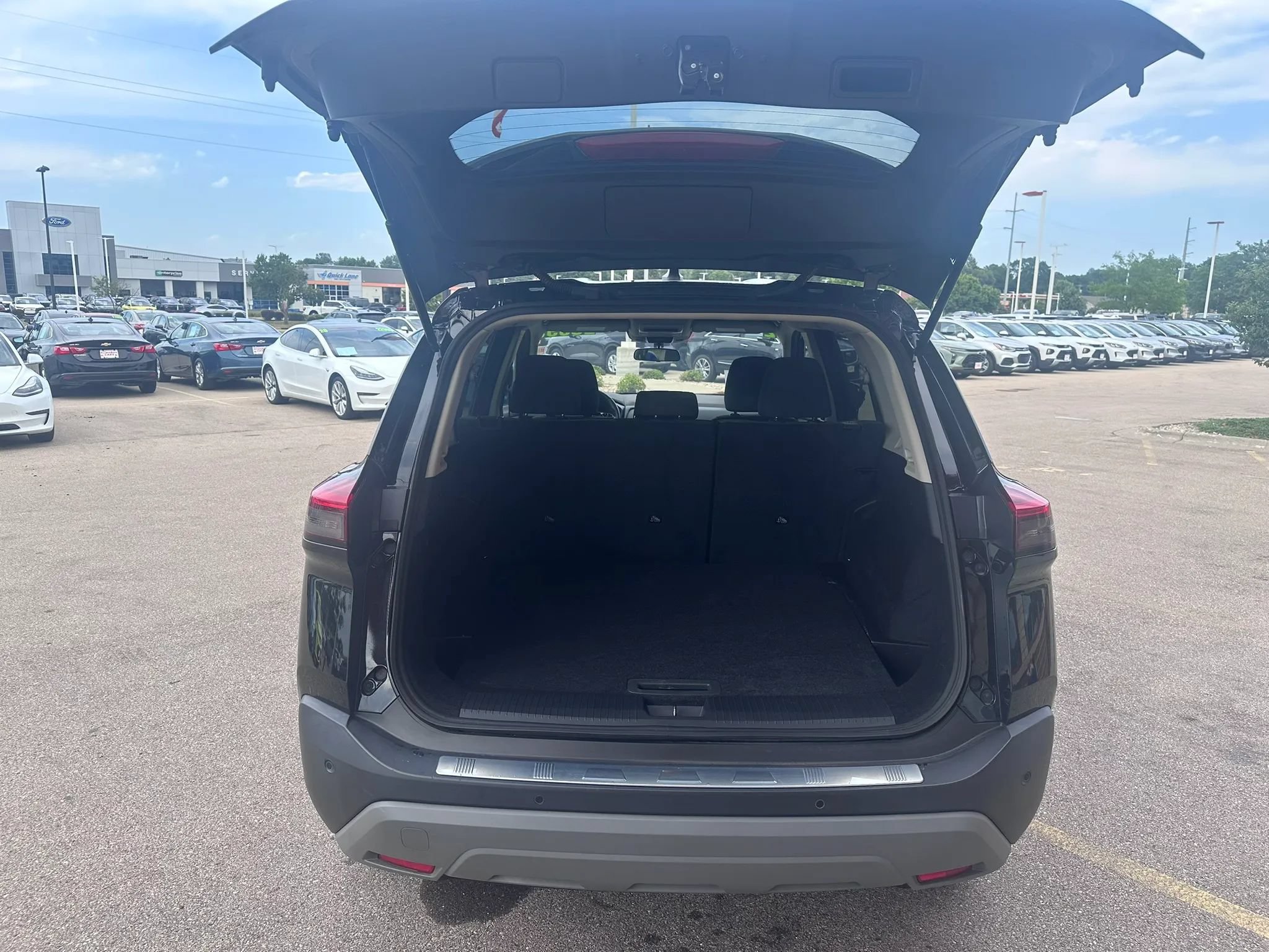 Used 2022 Nissan Rogue S AWD/4WD image 7