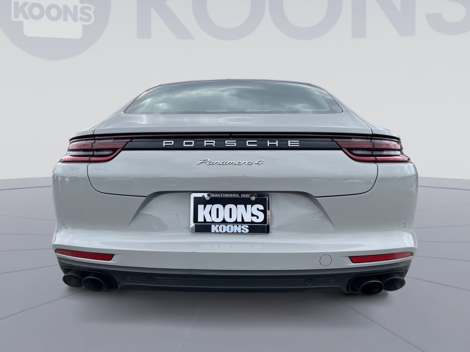 Used 2018 Porsche Panamera 4 image 5