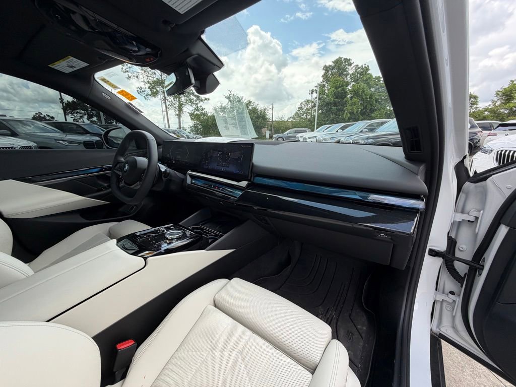 Certified 2026 BMW 540i xDrive w/ Executive Package AWD/4WD image 25