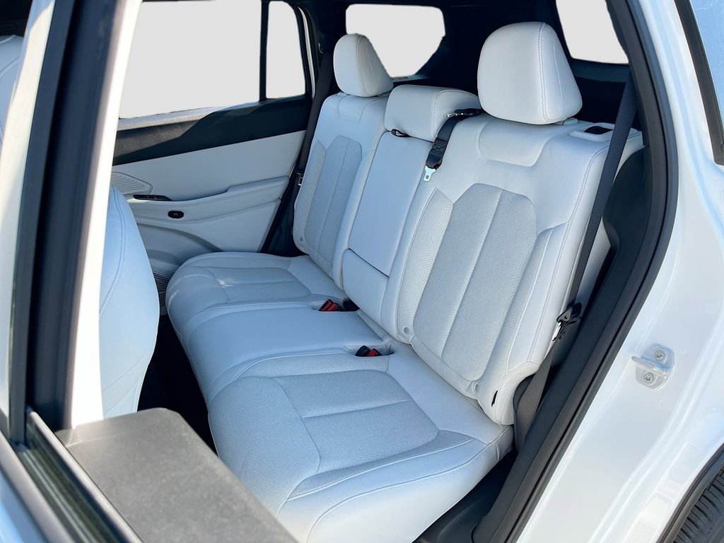 New 2026 Jeep Cherokee Laredo AWD/4WD image 23