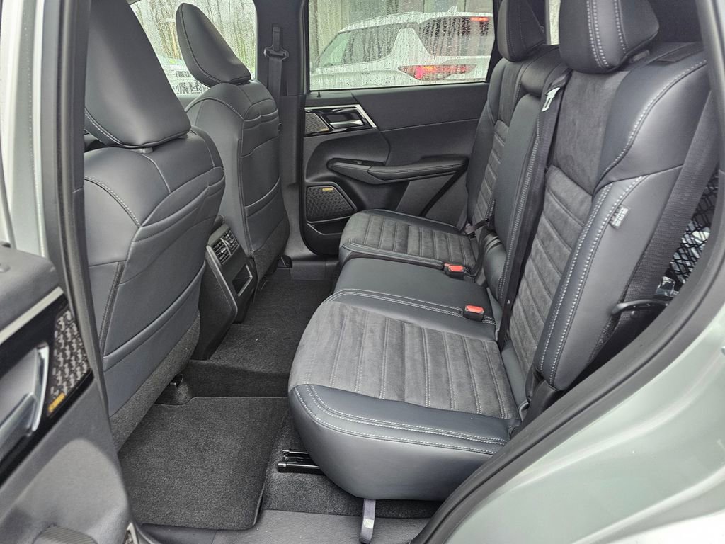New 2026 Mitsubishi Outlander SE AWD/4WD image 12