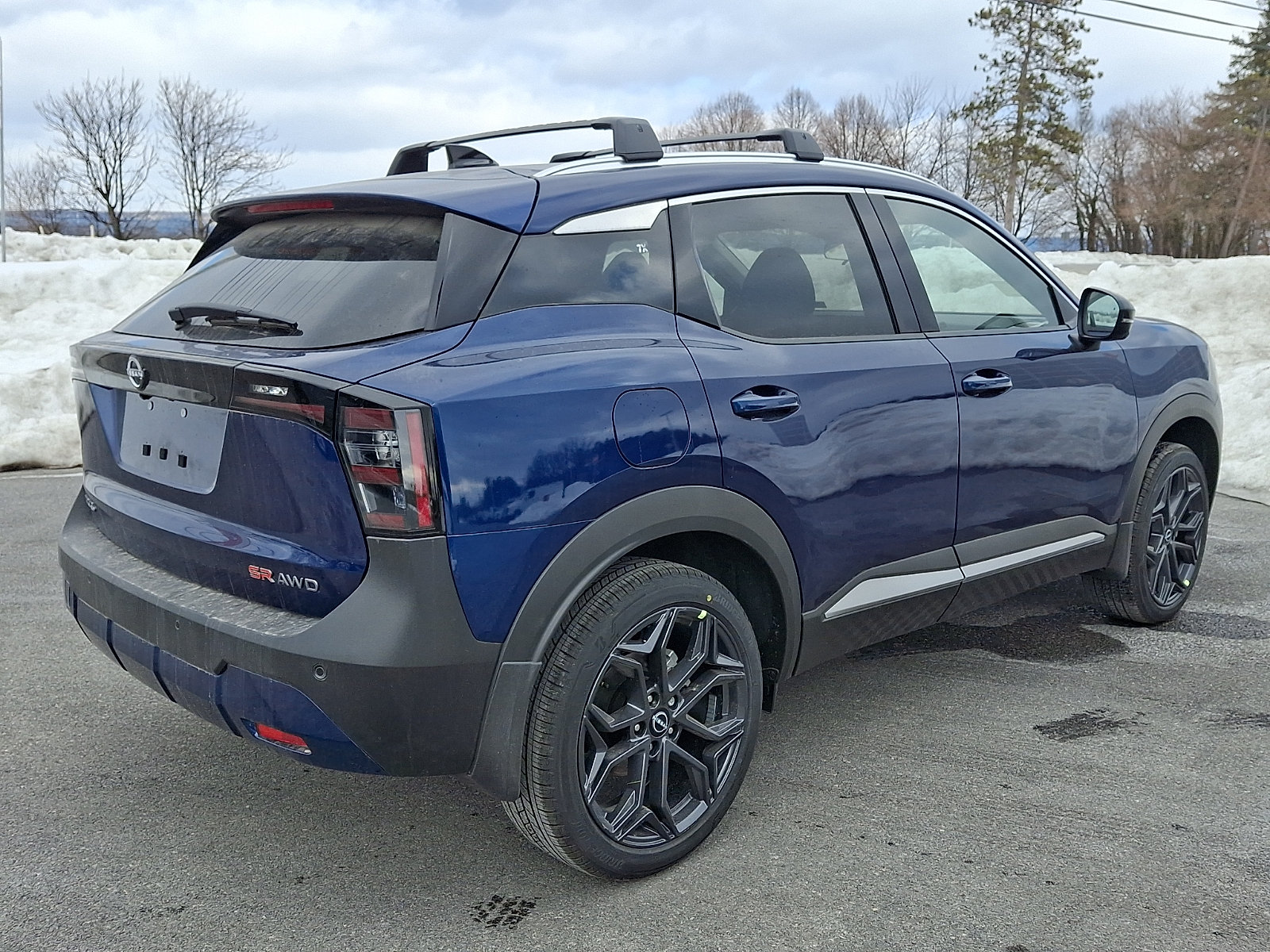 New 2026 Nissan Kicks SR w/ Cold Weather Package AWD/4WD image 4