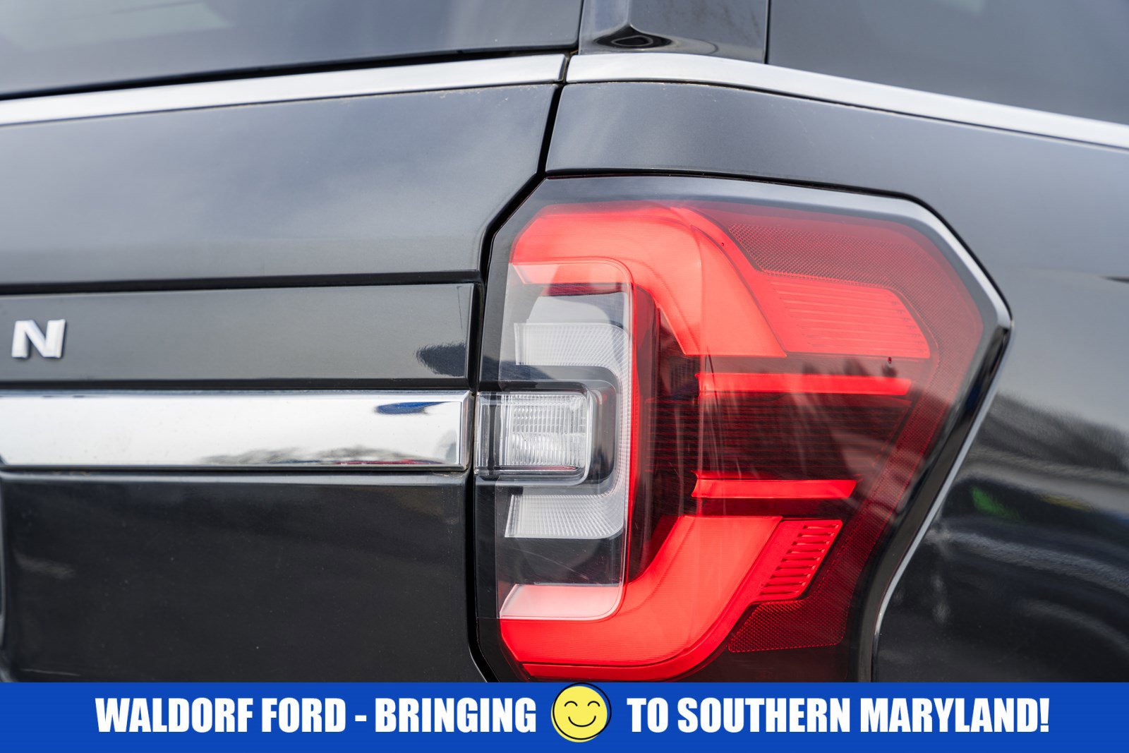 Used 2024 Ford Expedition Limited image 7