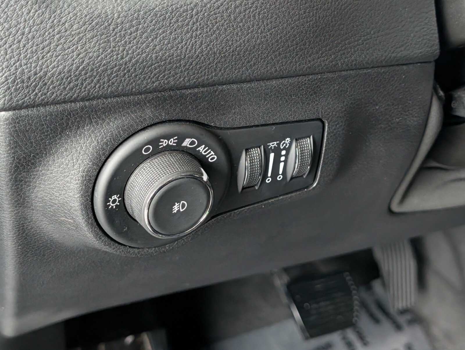 Used 2019 Jeep Compass Trailhawk AWD/4WD image 15