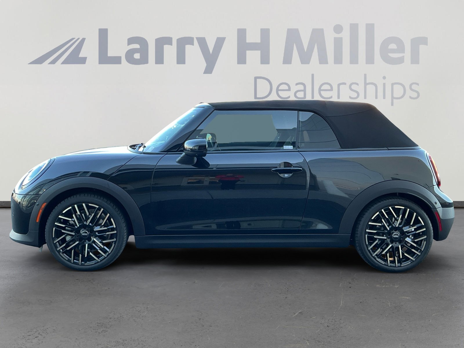 Used 2025 MINI Cooper S image 2