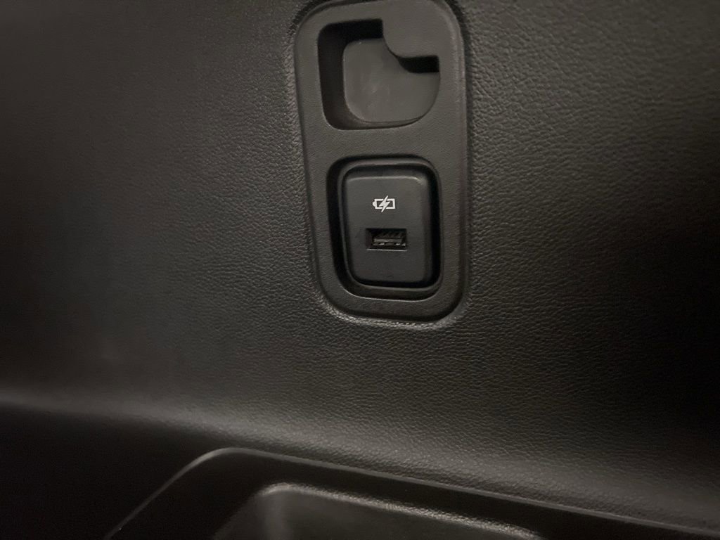 Used 2022 Chevrolet Traverse Premier AWD/4WD image 33