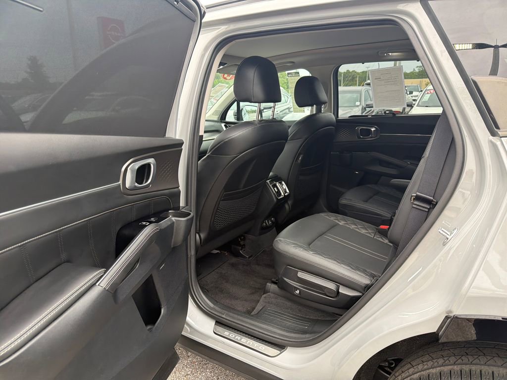 Used 2023 Kia Sorento SX AWD/4WD image 18