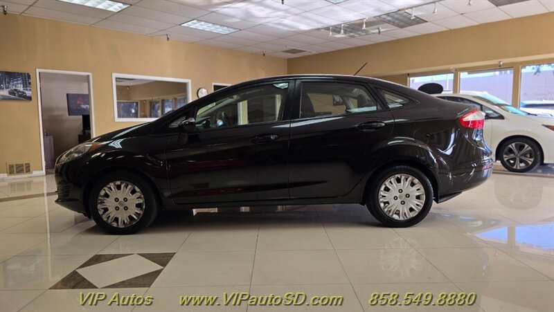 Used 2018 Ford Focus SE FWD image 6