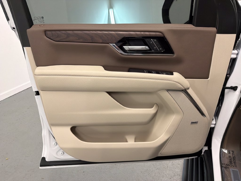 Used 2026 GMC Yukon XL Denali RWD image 13