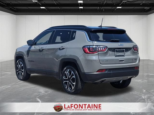 Used 2023 Jeep Compass Limited AWD/4WD image 3