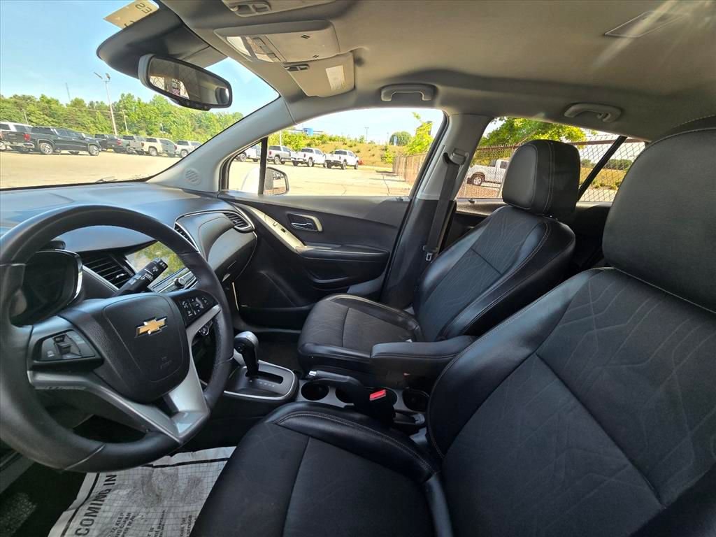 Used 2019 Chevrolet Trax LT w/ LT Convenience Package AWD/4WD image 4