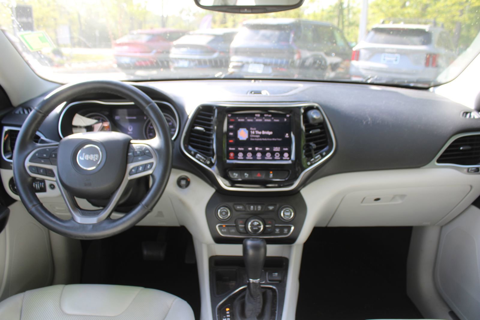 Used 2019 Jeep Cherokee Limited w/ Technology Group image 25