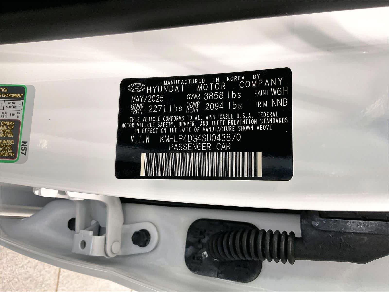 Used 2025 Hyundai Elantra Limited FWD image 36