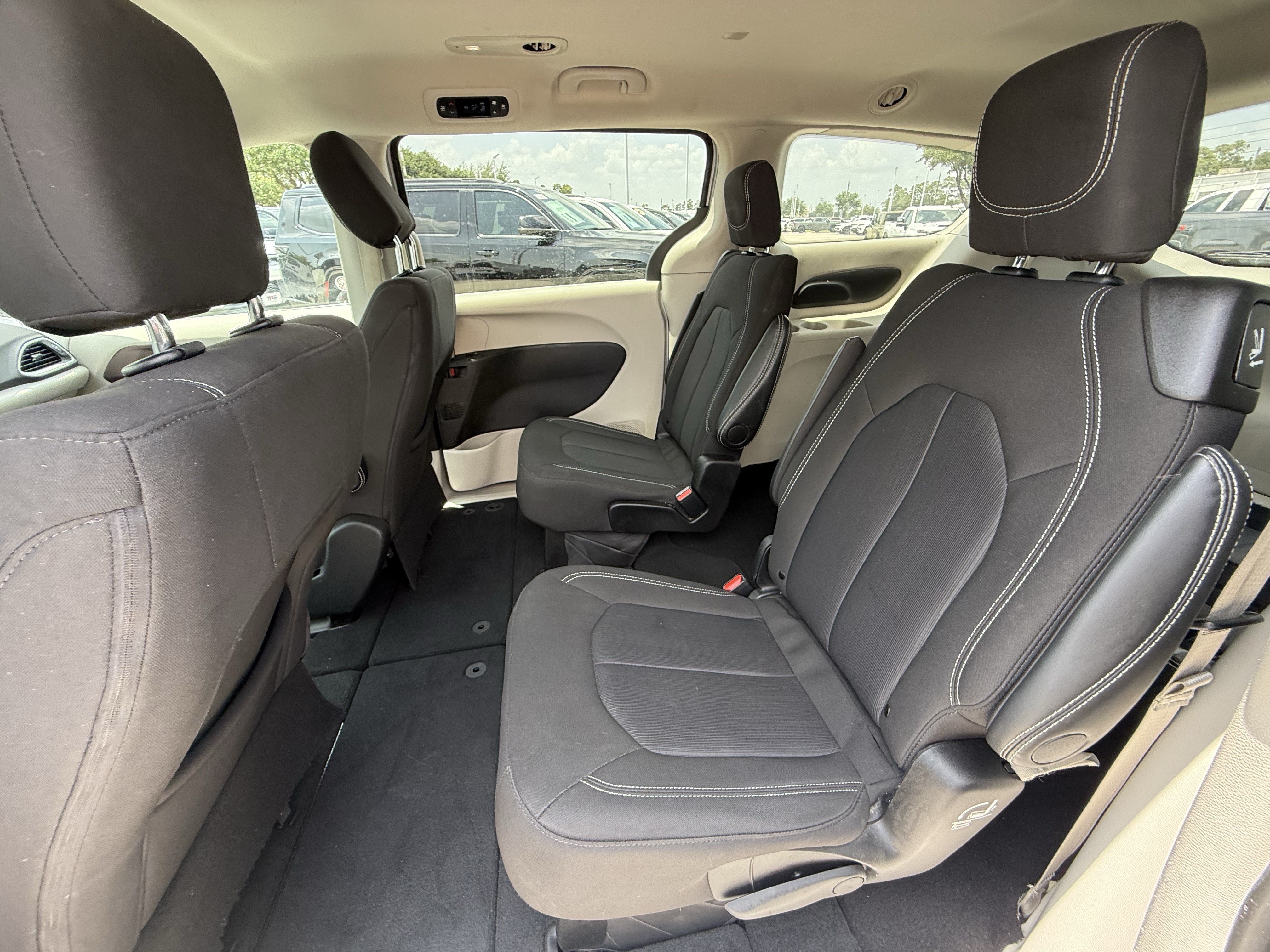 Used 2024 Chrysler Voyager LX FWD image 30