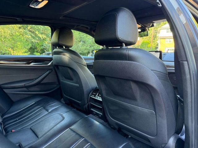 Used 2018 BMW 540i xDrive image 28