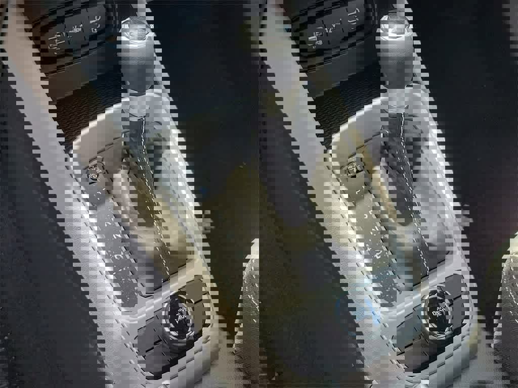 New 2025 Hyundai Venue SEL image 30