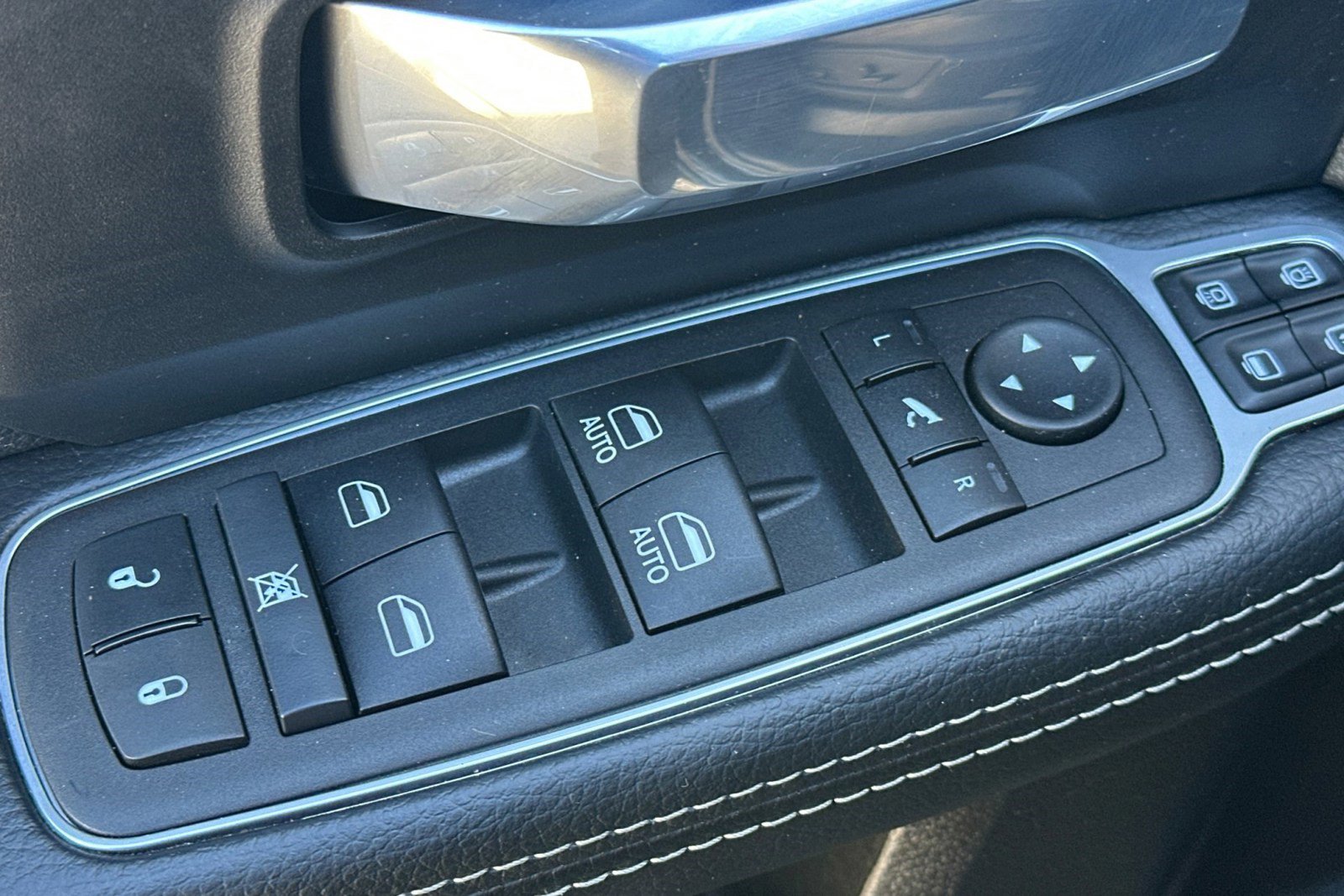 Used 2024 RAM 3500 Laramie w/ Sport Appearance Package image 15