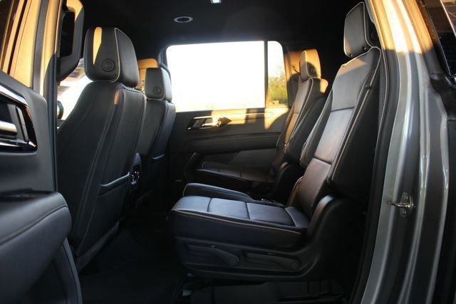 Used 2025 Chevrolet Suburban Premier image 26
