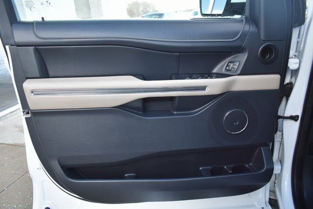 Used 2023 Ford Expedition Max XLT image 14