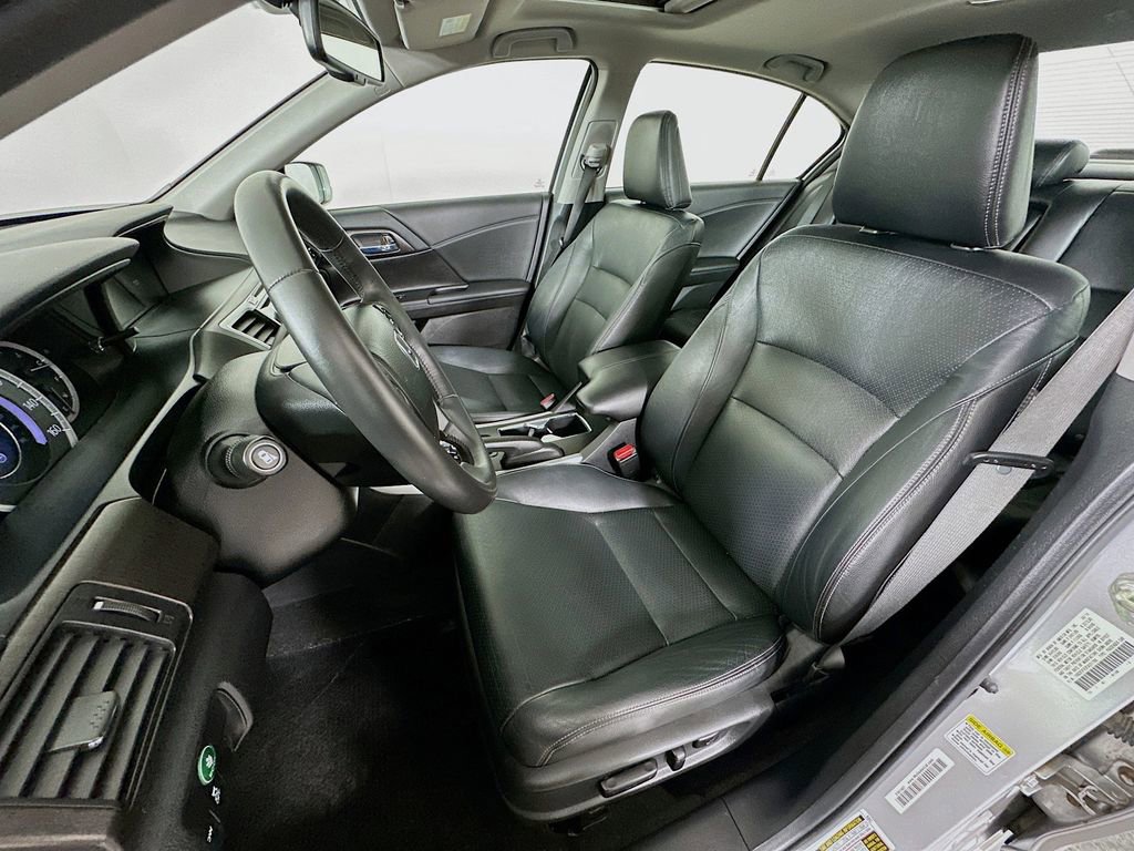 Used 2015 Honda Accord Touring image 28