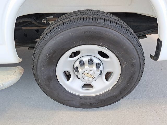Used 2025 Chevrolet Express 2500 w/ Driver Convenience Package RWD image 31