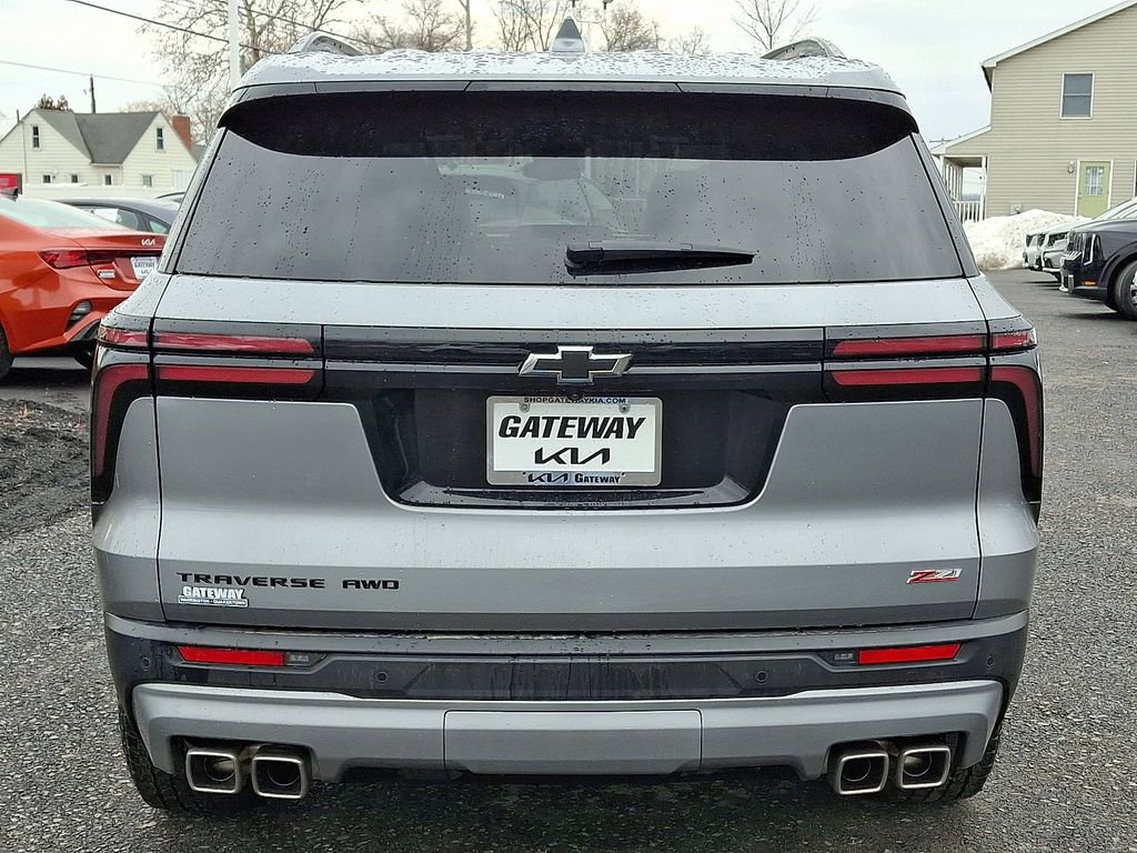 Used 2025 Chevrolet Traverse Z71 w/ Driver Confidence Package image 5
