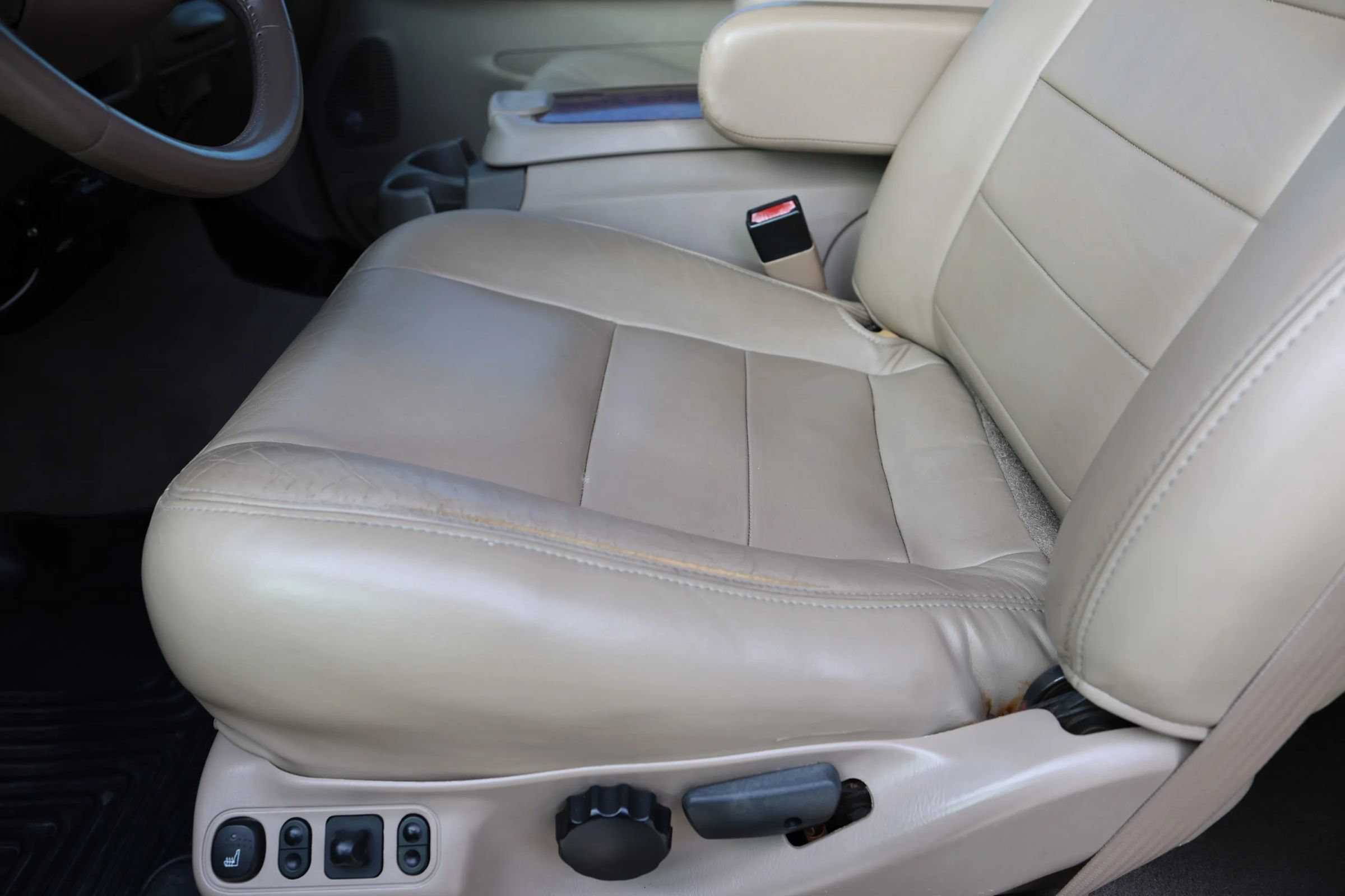 Used 2002 Ford Excursion Limited AWD/4WD image 39