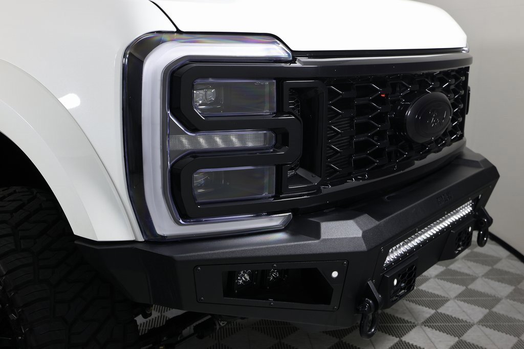 Used 2025 Ford F450 Platinum w/ FX4 Off-Road Package image 48